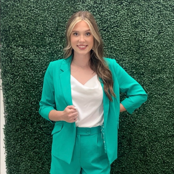 Green Business Blazer - Picture 2 of 3